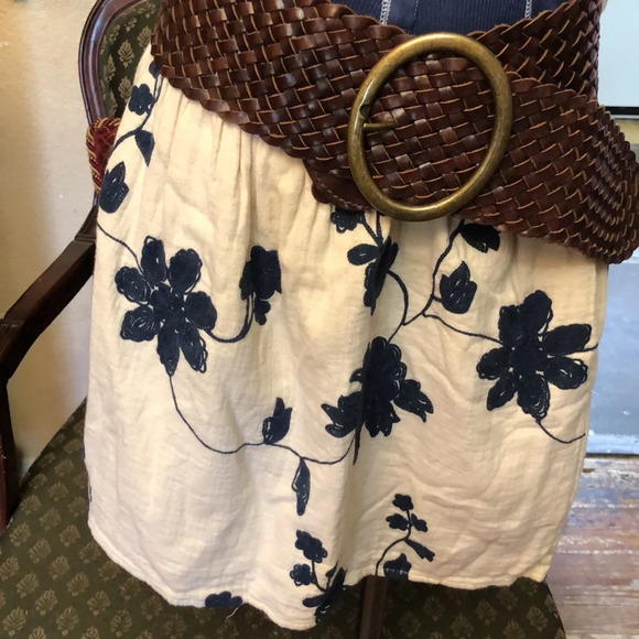 ASO Elena Gilbert Paraella skirt, Jessica Simpson belt , Guess Lily Henley - Picture 3 of 8